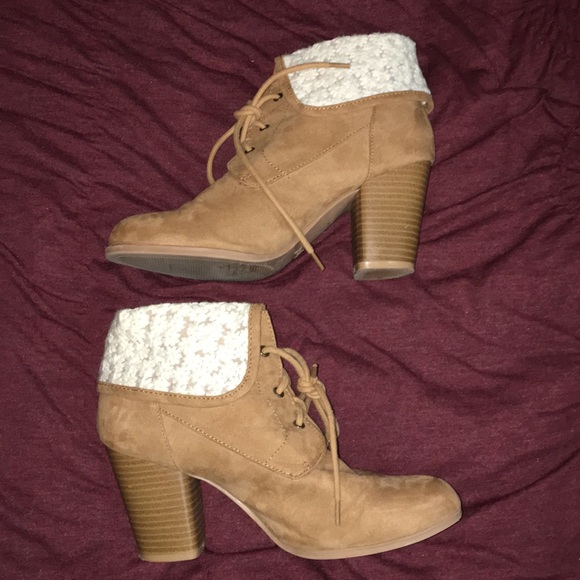 Lace high heels - Picture 1 of 4